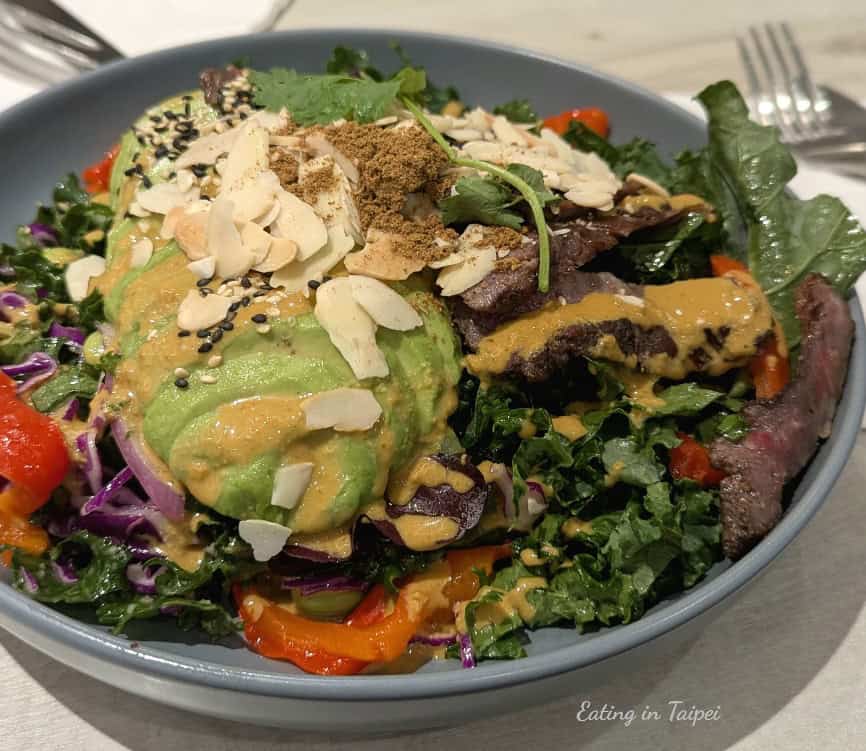 gonnaEAT masala avocado and beef kale salad