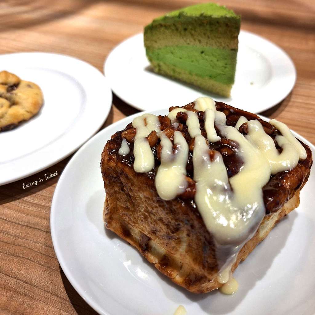 Heritage Bakery and Cafe cinnamon roll