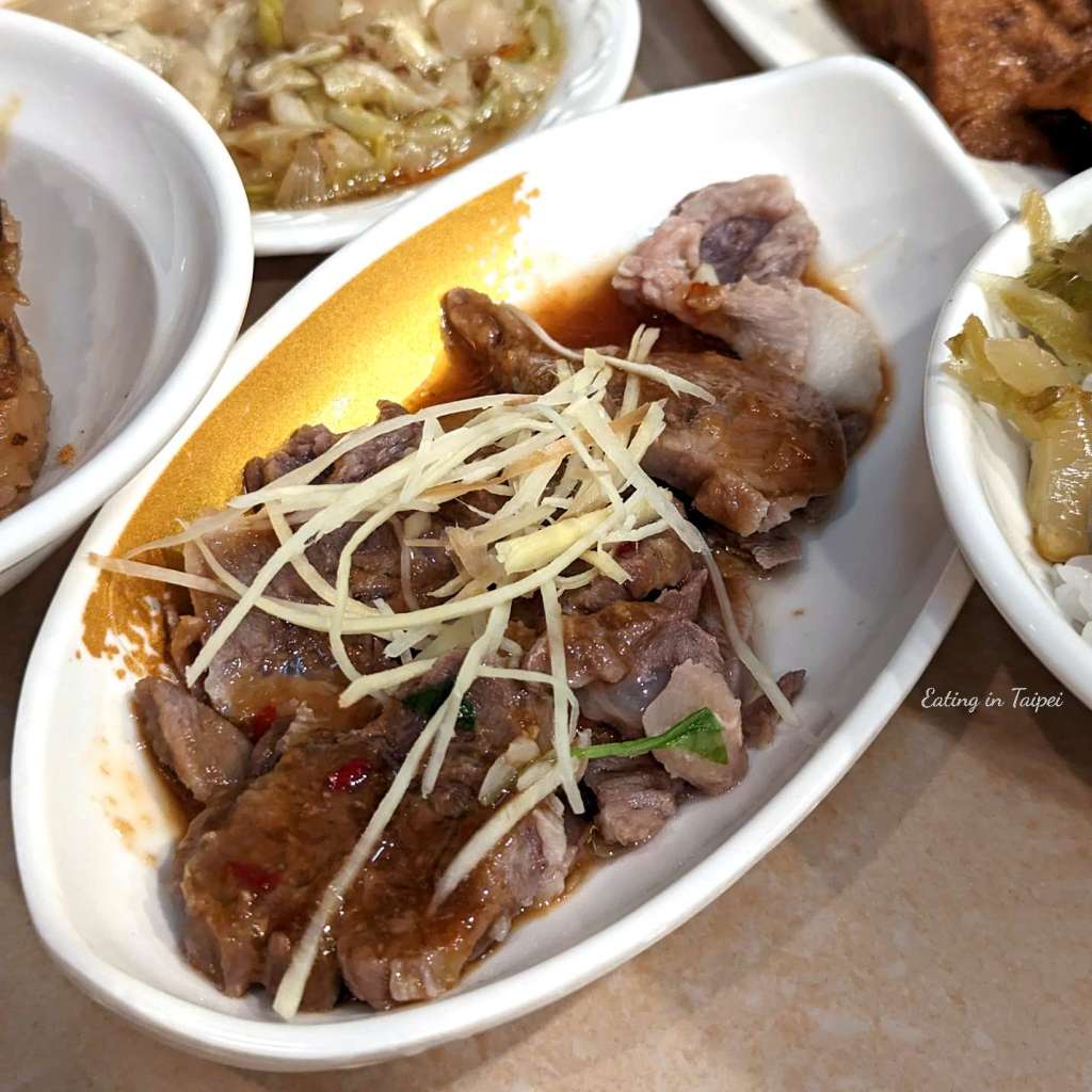 xia gang crispy sparerib soup pork cheek